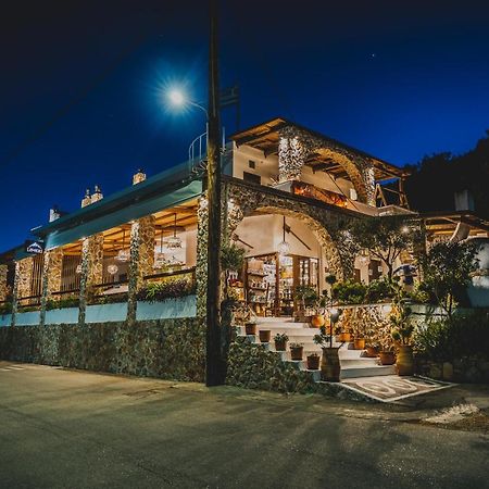 Limeri Traditional Guest House Monolithos  Exteriör bild